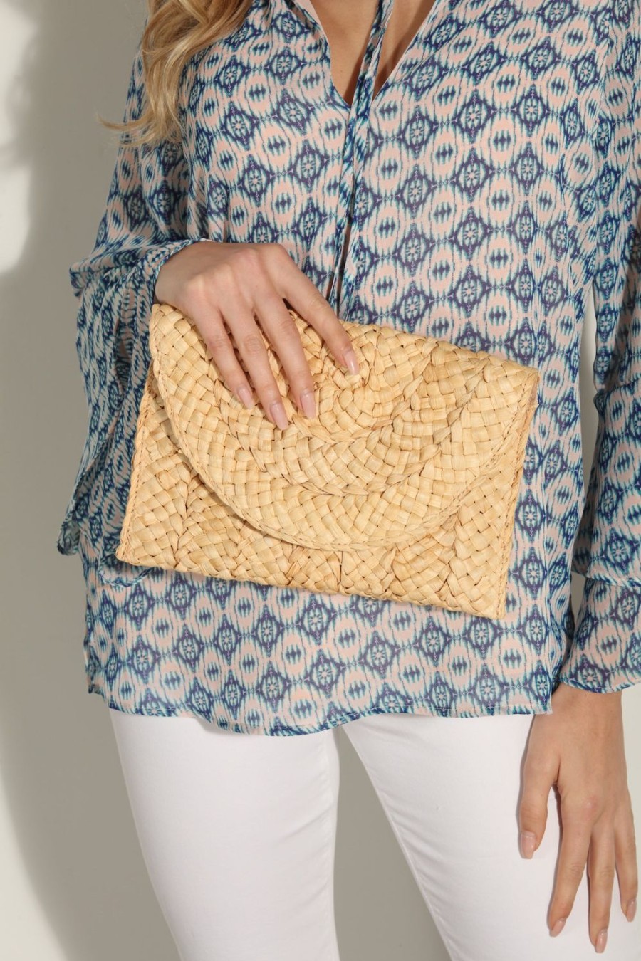 Accessories Veronica M | Natural Raffia Clutch