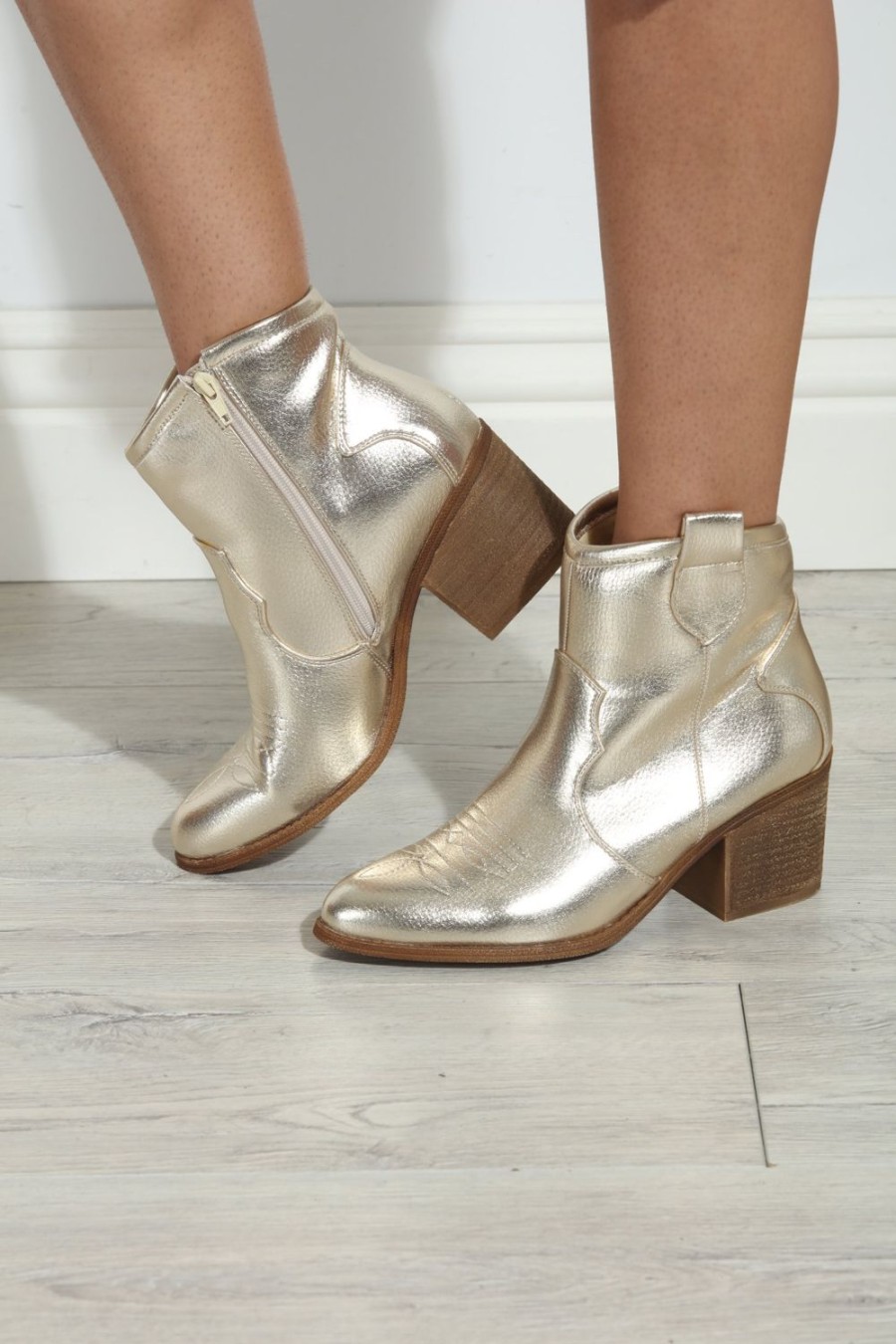 Accessories Veronica M | Chinese Laundry-Unite Western Bootie- Gold