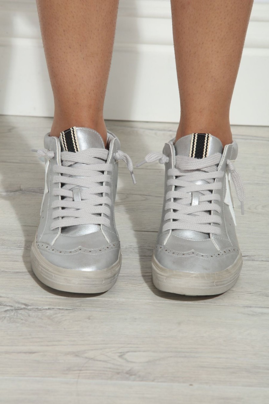 Accessories Veronica M | Paulina High-Top Sneakers