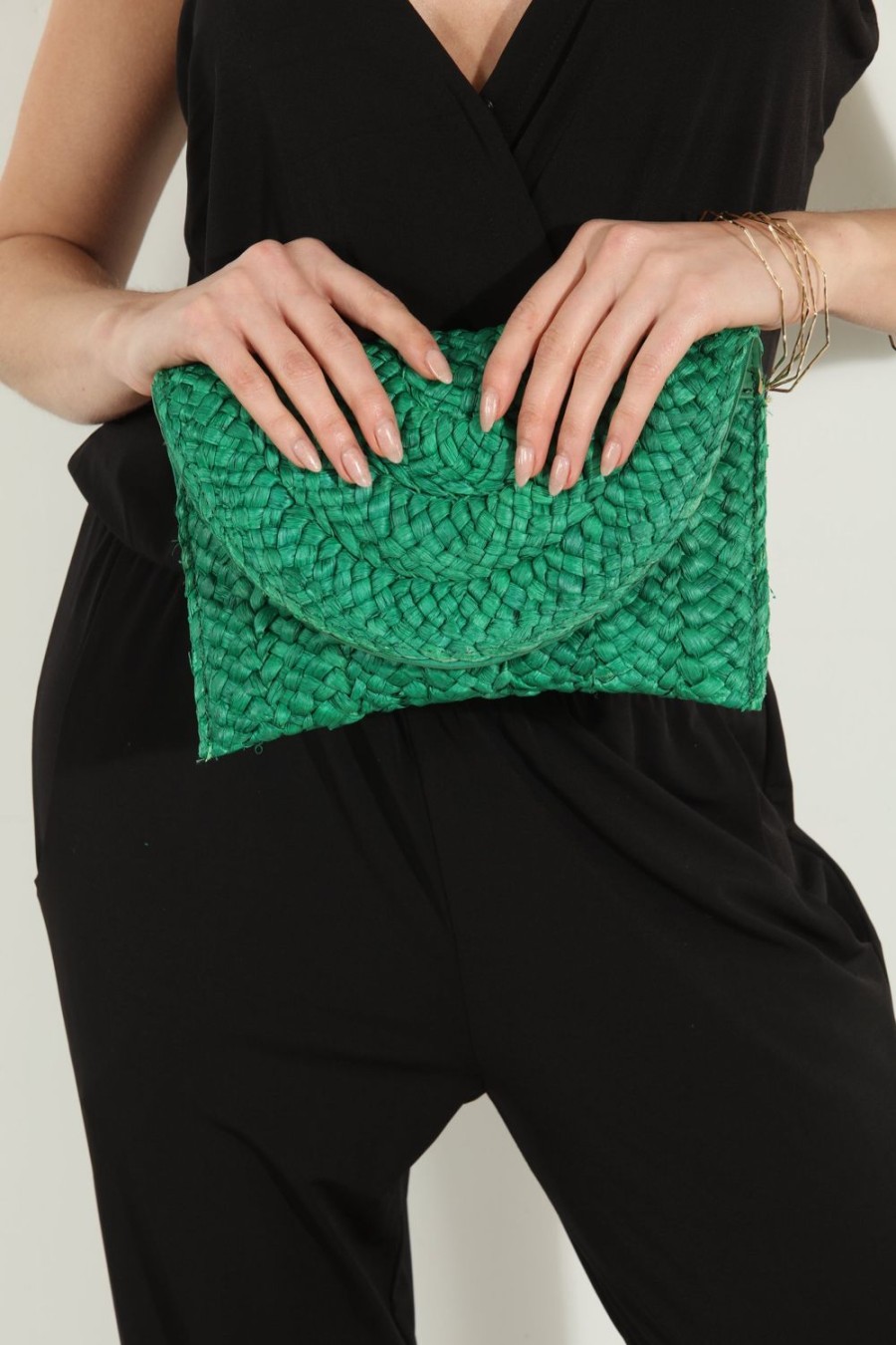 Accessories Veronica M | Kelly Green Raffia Clutch