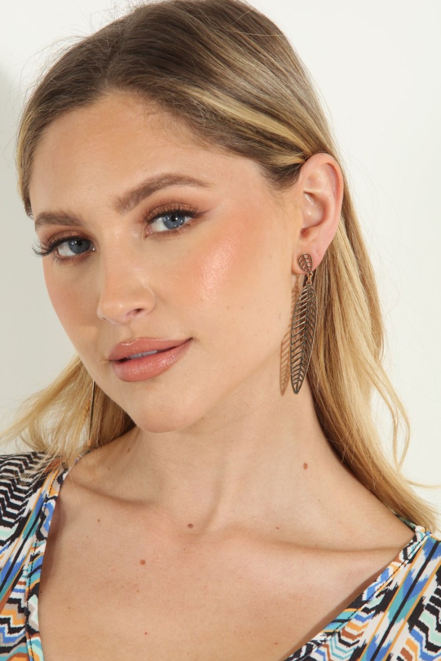 Accessories Veronica M | Kendall Leaf Gold Earrings