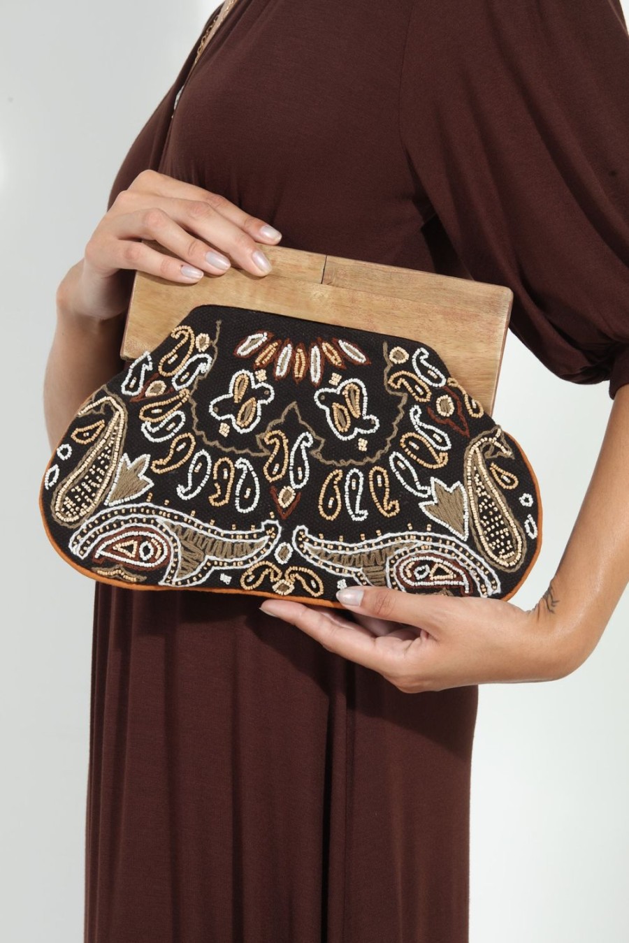 Accessories Veronica M | Leela Wooden Handle Clutch