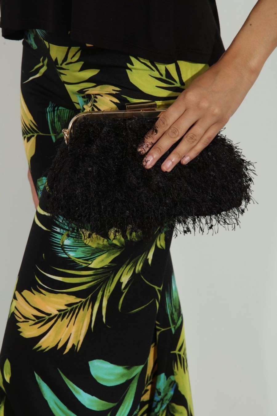 Accessories Veronica M | Black Faux Feather Pouch Clutch-Best Seller