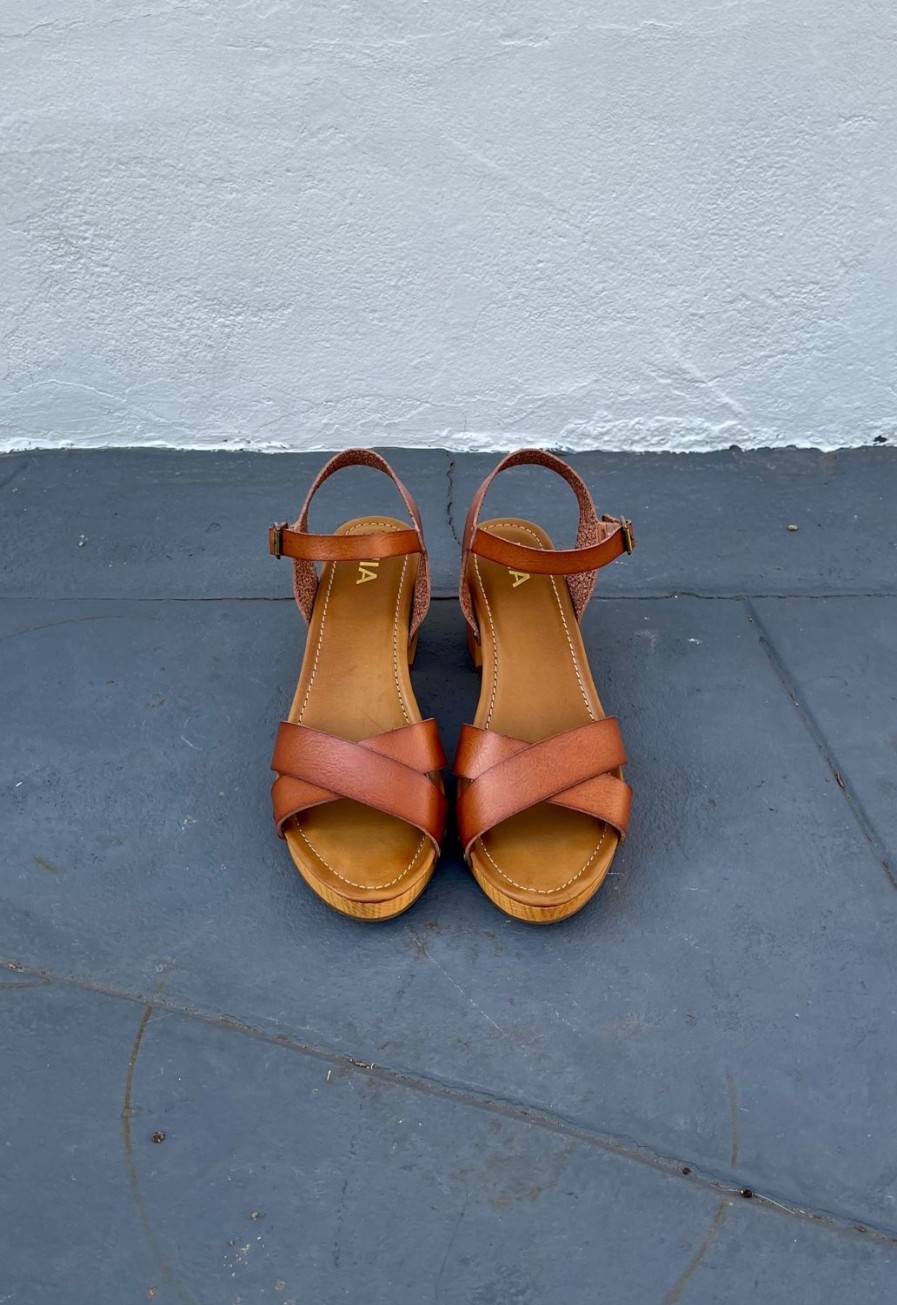 Vacation Veronica M | Susi Chestnut Platform Sandals