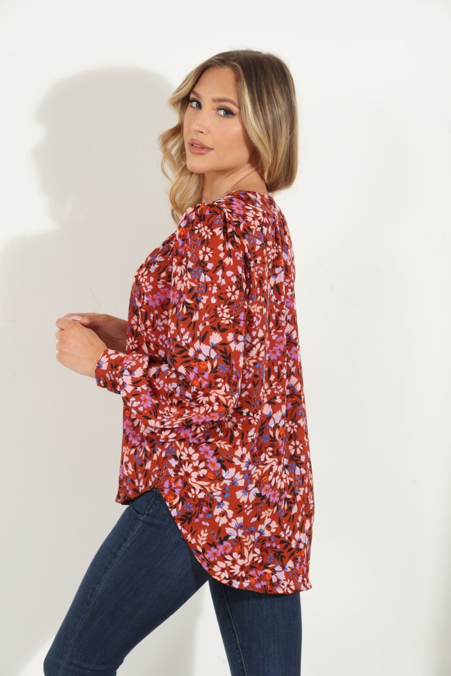 Vacation Veronica M | Sofie V Neck Cuffed Blouse